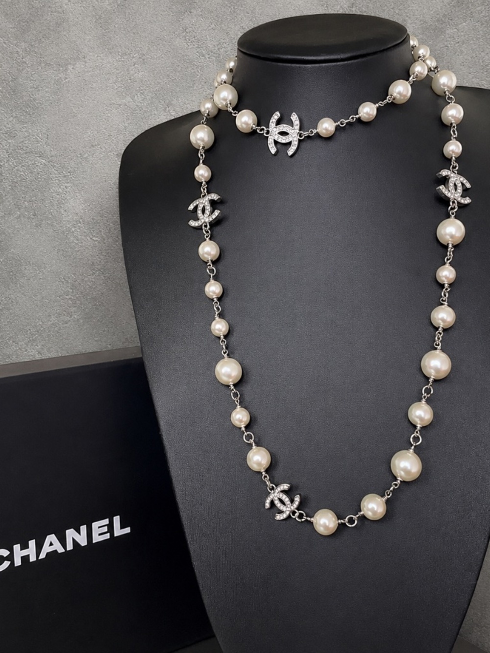 Chanel Long Pearl Necklace Silver Pearls & Crystals - Picture 10 of 11